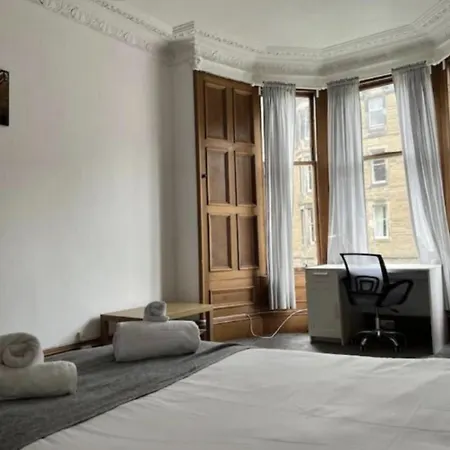 Spacious Retreat Apartment Edinburgh