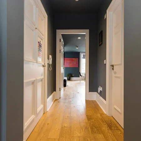 Joivy Spacious Next To West End *