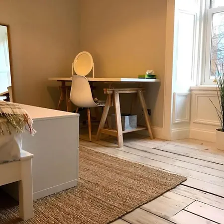 アパート Relax In Style In Edinburghs Buzzing West End