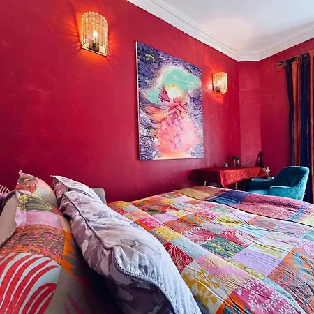 Homestay Central Deluxe Queen *