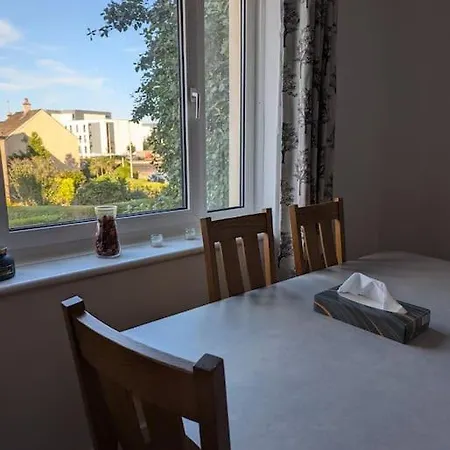Lovely 3-bed Flat * Edinburgh