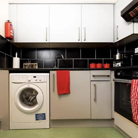 Warm & Welcoming Apartment, City Center - Meadows 4 * Edinburgh