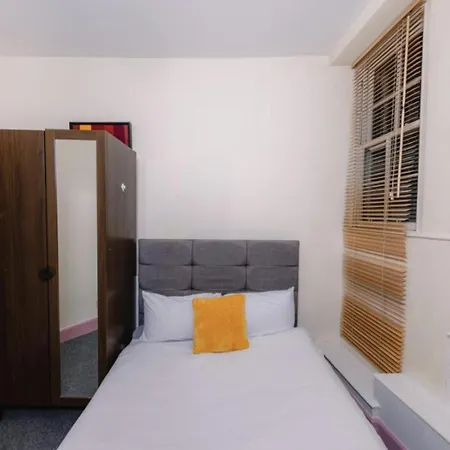 Super Central Four Bedroom - Calton Hill *
