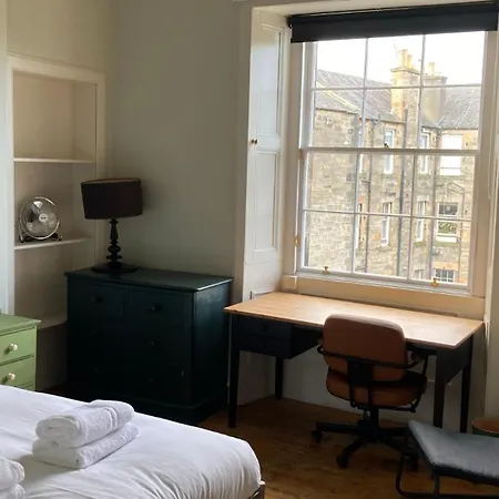 Joivy Inviting 2-bed Flat Close To City Centre Apartament Edynburg