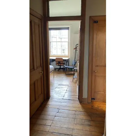 Joivy Inviting 2-bed Flat Close To City Centre Edynburg