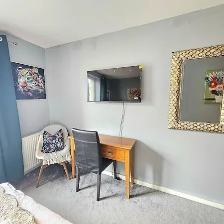 Daire 4 Separate Beds, Sleeps 6, Beautiful 2 Bed *