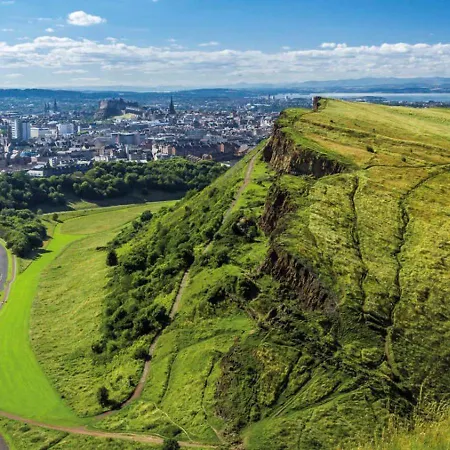 Arthur's Seat Nest