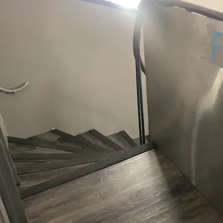 アパートホテル Thistle