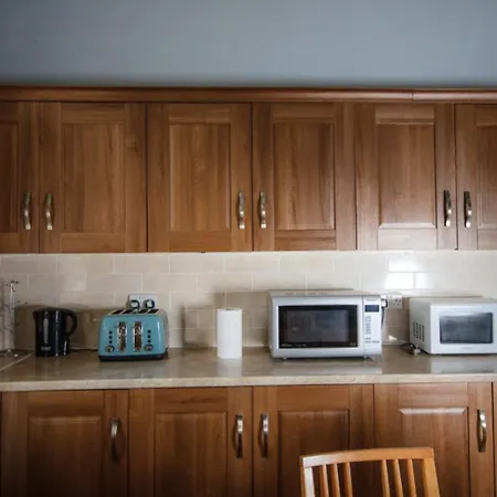 Comfortable And Spacious Retreat By The Meadows! Edinburgh