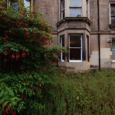 Apartment Comfortable And Spacious Retreat By The Meadows! Edinburgh