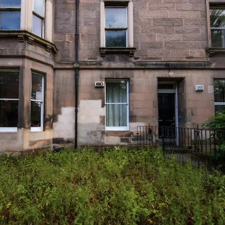 Comfortable And Spacious Retreat By The Meadows! Διαμέρισμα *