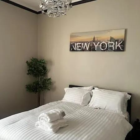 One Bedroom In Gorgie With New Heating System Apartment Edinburgh