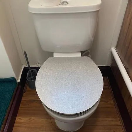 One Bedroom In Gorgie With New Heating System 아파트 에든버러
