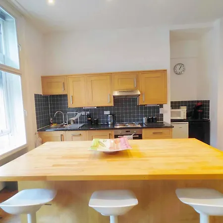 Апартаменты Two Bedrooms Flat In Center Эдинбург