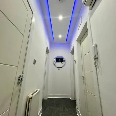 2 Bed Flat In 아파트 에든버러