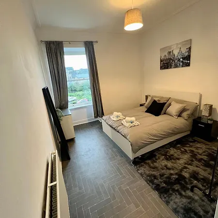 2 Bed Flat In * エディンバラ