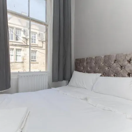 Bright And Homely Near Holyrood - City Centre Appartamento Edimburgo