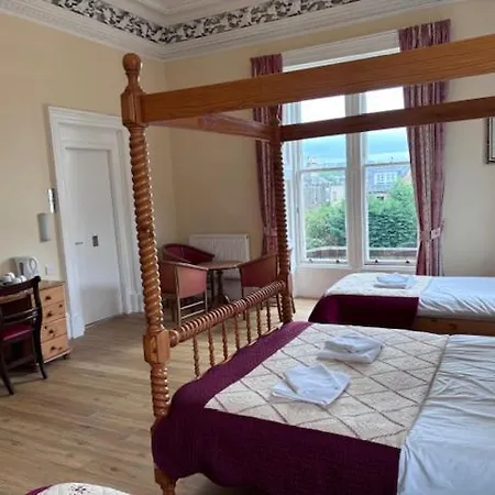 Cumberland Hotel 3*