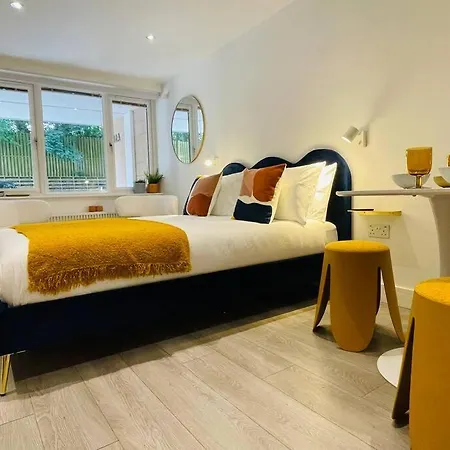 Designer In With Free Parking