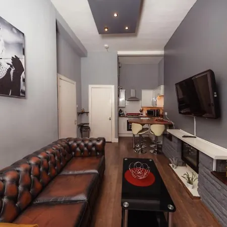 Warm By Holyrood Palace!