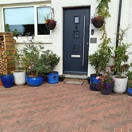 Private With Separate Shower And Free Parking ホームステイ