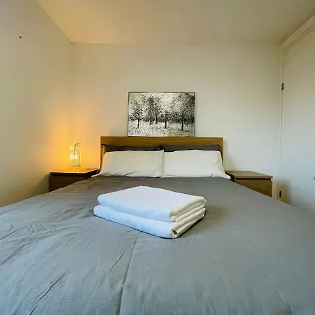 Apartment Close To Holyrood And Arthur Seat, Beautiful Scenic Views Edinburgh