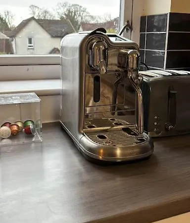 Two Bedrooms With Free Parking Appartement