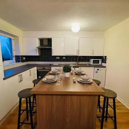 Two Bedrooms With Free Parking Edinburgh