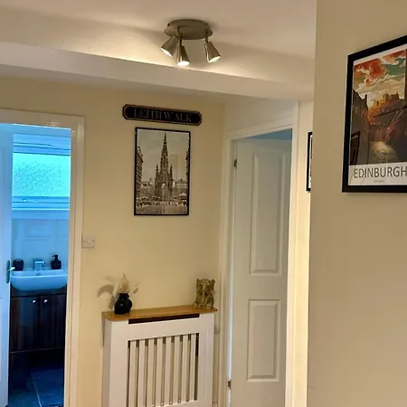 The Red Door, Two-bedrooms Apartman