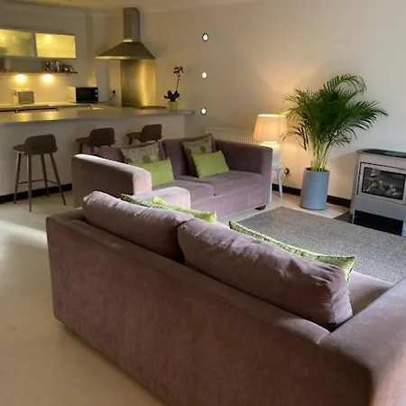 Aaron Glen Edinburgh