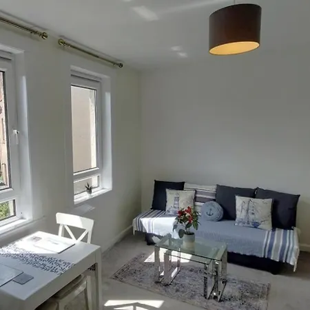 Holiday home Lovely Sea Rooms, Easy Access To Centre & Airport *