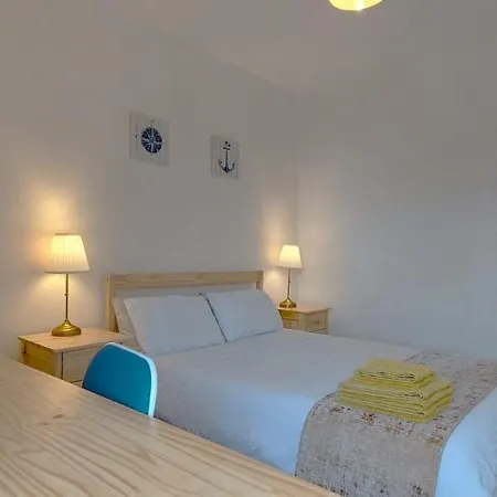 Comfortable Double Room, Great Transport To City Centre And Airport, 5 Mins To Beach, Great Value אדינבורו