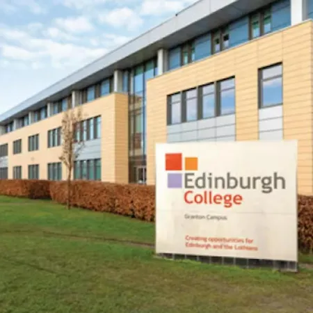 Dom wakacyjny Lovely Sea Rooms, Easy Access To Centre & Airport *