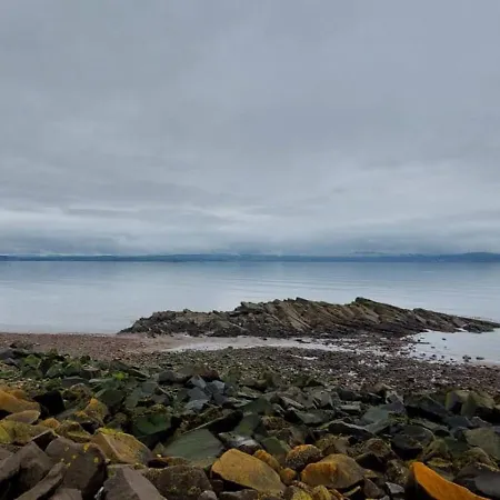 בית הארחה Comfortable Double Room, Great Transport To City Centre And Airport, 5 Mins To Beach, Great Value 3*