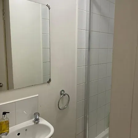 Cute 1 Bedroom Retreat In Beautiful Stockbridge * Edynburg