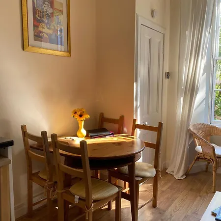 Cute 1 Bedroom Retreat In Beautiful Stockbridge Apartament