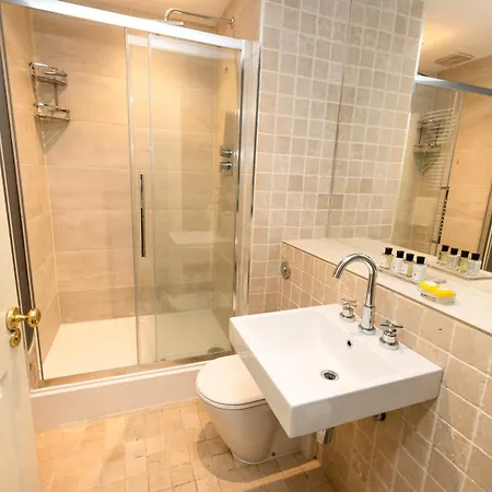 Argyl - 4 Bed On York Place, New Town *