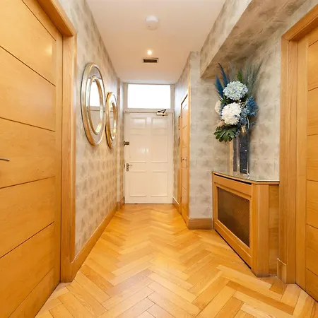 Argyl - 4 Bed On York Place, New Town