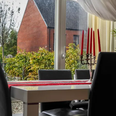 Cosy, Stylish Bedroom For Business And Work Travellers Guest house Edinburgh