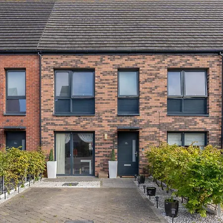 Cosy, Stylish Bedroom For Business And Work Travellers * Edinburgh