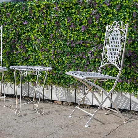 Cosy, Stylish Bedroom For Business And Work Travellers Edimburgo