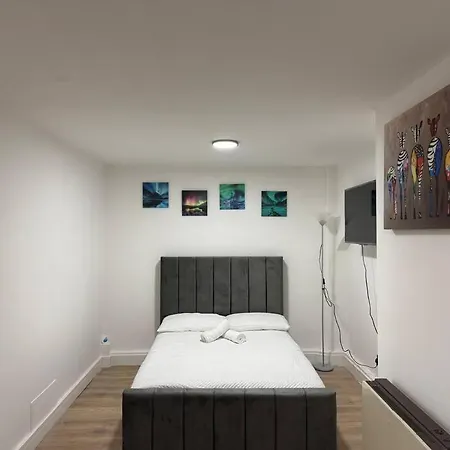 Modern 1 Bedroom - 5 Min Walk From Princess Street Eb1 Daire *