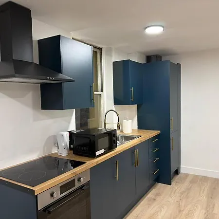 Daire Modern 1 Bedroom - 5 Min Walk From Princess Street Eb1