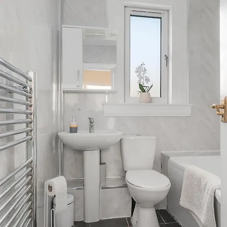 Ferienhaus 2 Bed Property, Sleeps 5, Free Parking, Near Centre Edinburgh