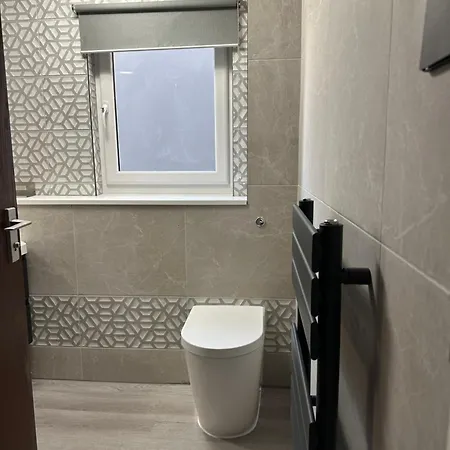 Cozy 2 Bedrooms With Private Parking Space And Garden Εδιμβούργο