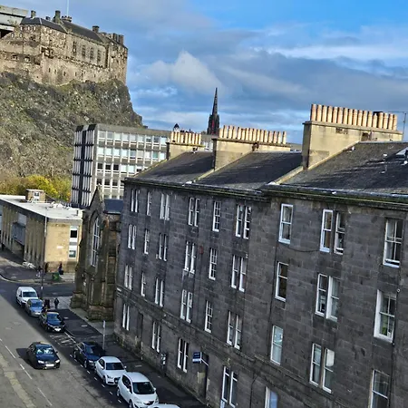 No15 Castle View