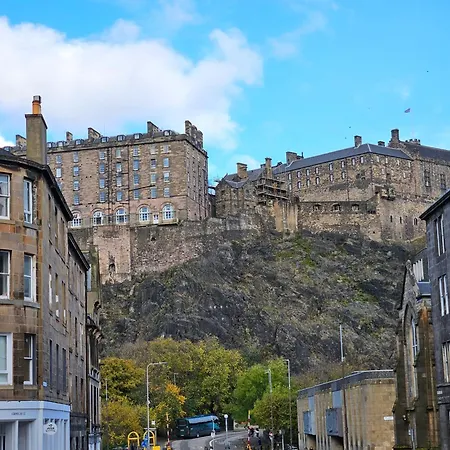No15 Castle View
