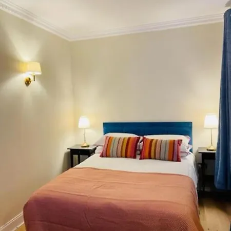 Stunning Royal Mile 2 Bedroom Lägenhet