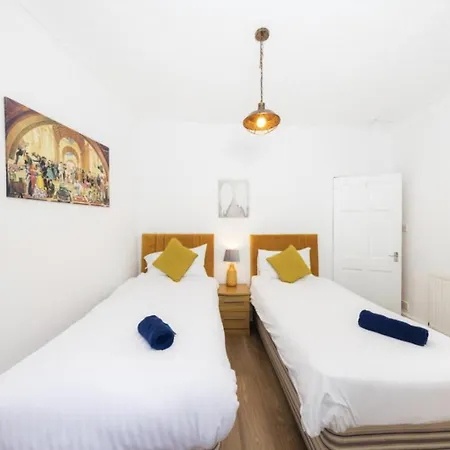 Warm & Welcoming City Centre Apt - Meadows 6! Appartamento