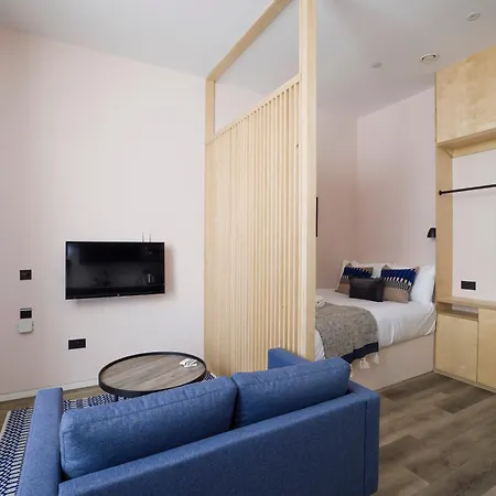 Argyl - Abbey Gate Near Holyrood